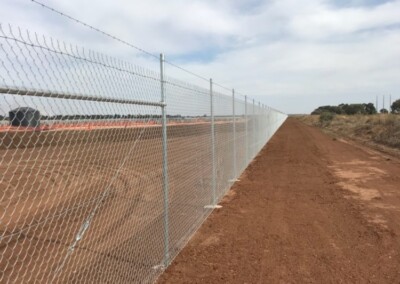 Chainwire fencing mesh at 50 x 2.5 mm or 3.15 mm