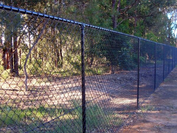 Chainwire fencing with top rail