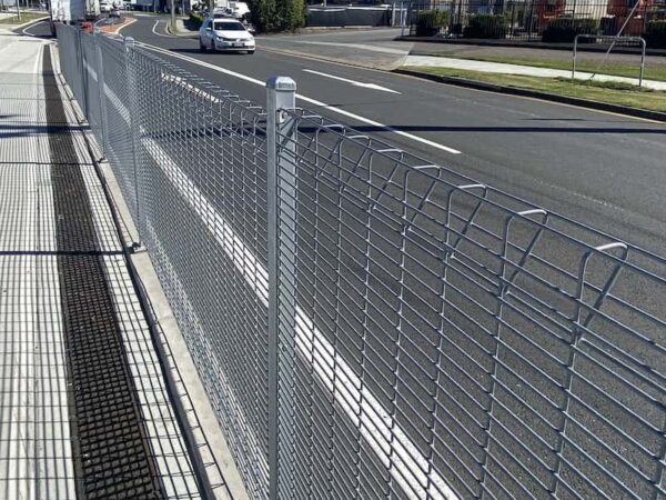 Parkway cycle safe fencing barrier