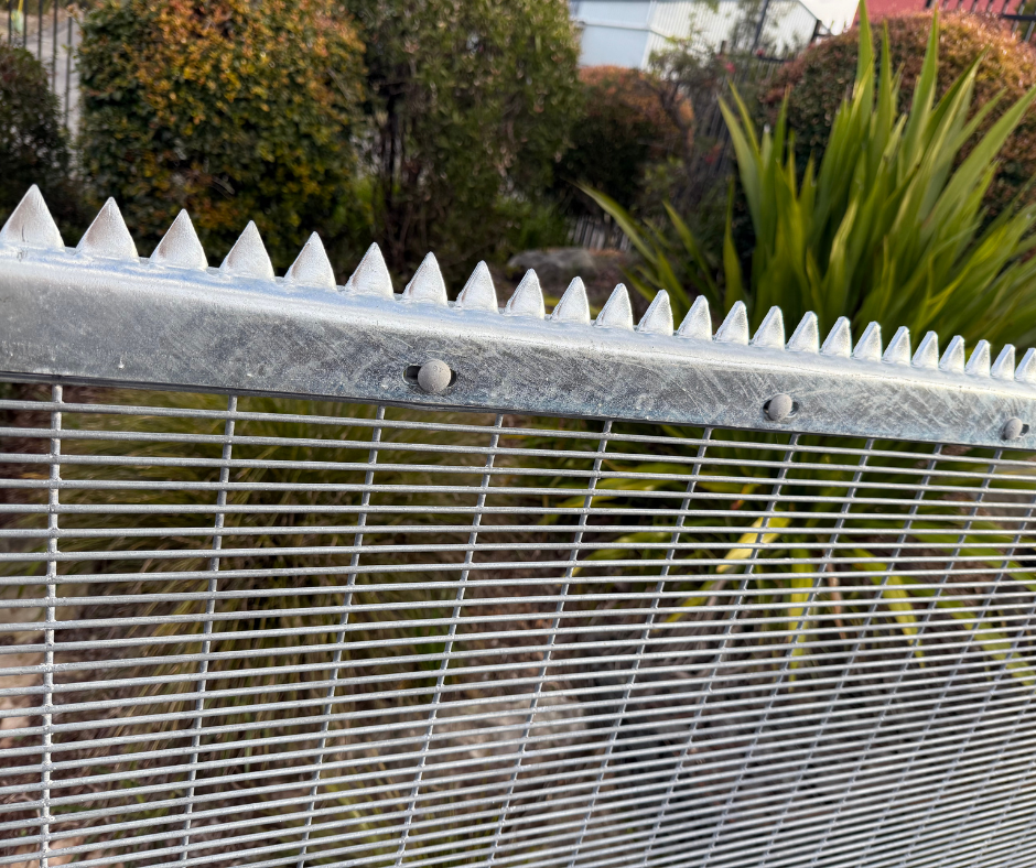 Razorback Fence Rail